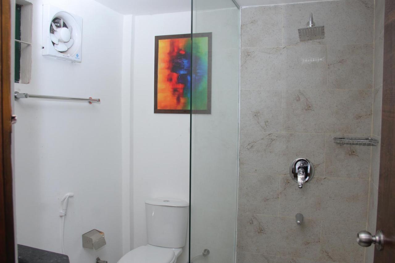 Hotel Zakaria International Дакка Екстер'єр фото