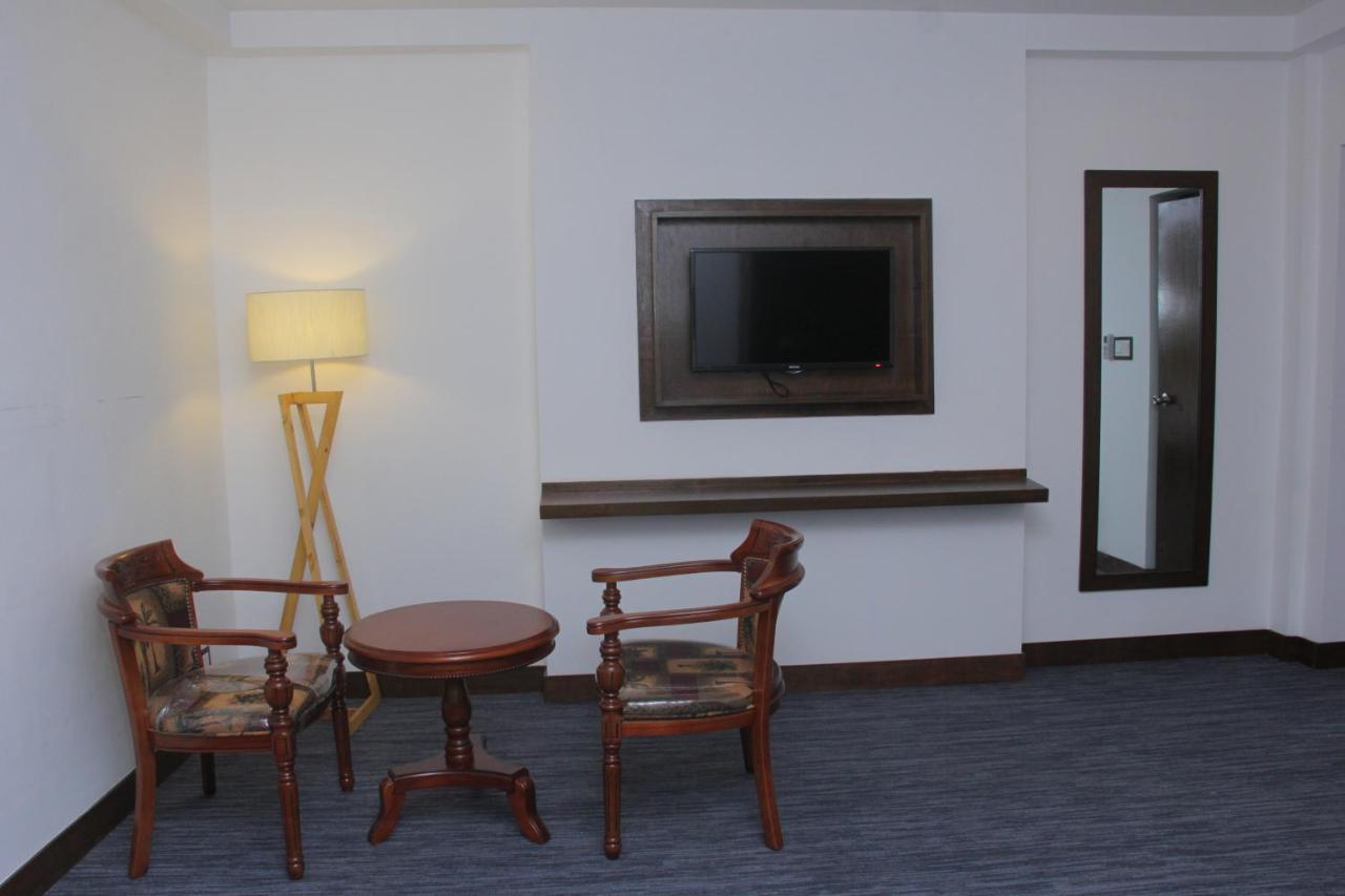 Hotel Zakaria International Дакка Екстер'єр фото